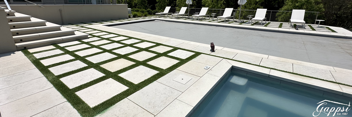 sandblasted-marble-pavers-with-synthetic-turf1
