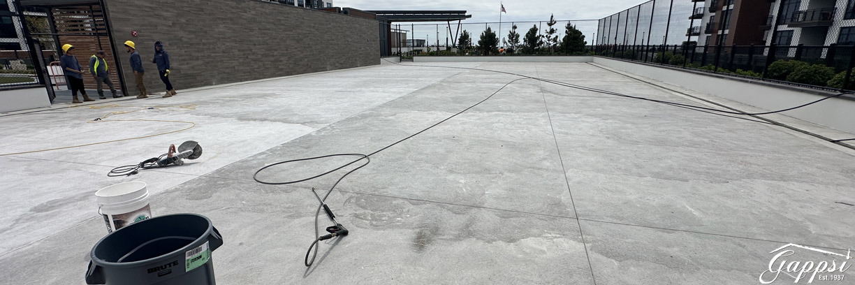 laykold-tennis-court-at-breeze-oceanfront-rental-living-in-long-beach-5