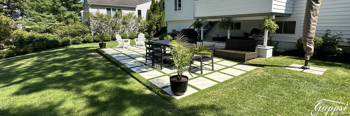 italian-porcelain-tiles-and-synthetic-turf-patio-combination-smithtown-ny