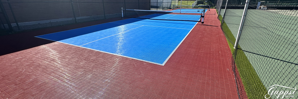 pickleball-sports-game-courts-with-out-of-bounce-netting-system-queens-n.y-1