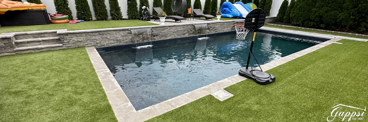 maintenance-free-backyard-with-synthetic-grass-and-vinyl-pool2