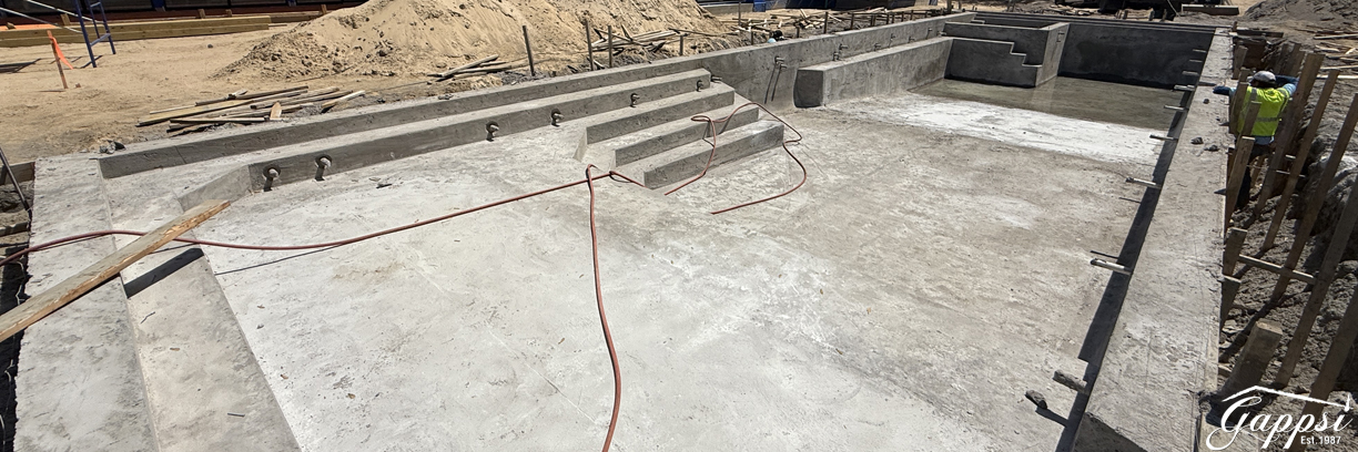 outdoor-luxury-gunite-pool-construction-in-old-brookville-ny