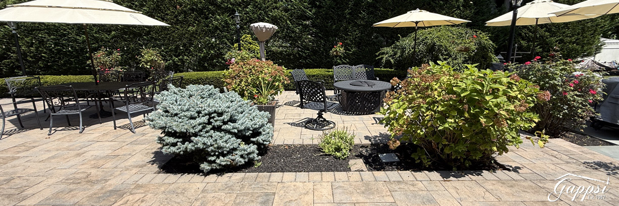 Cambridge Pavers in the Toffee Onyx color blend are known for their multi-toned
