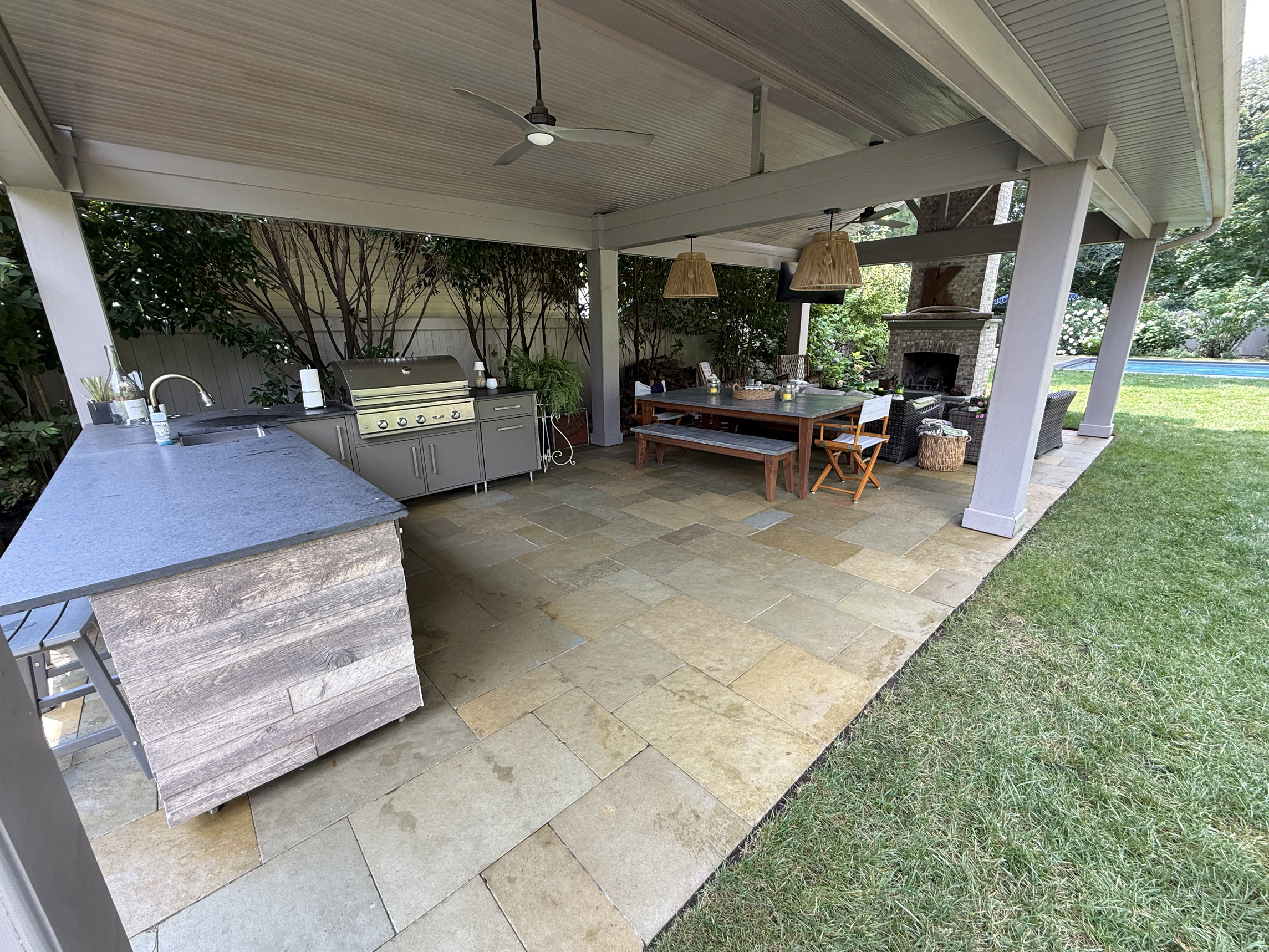 outdoor-wolf-kitchen--pavilion-in-merrick-ny