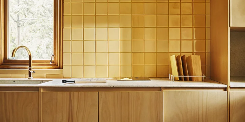 A modern kitchen renovation, the result of planning with a kitchen cost estimator.